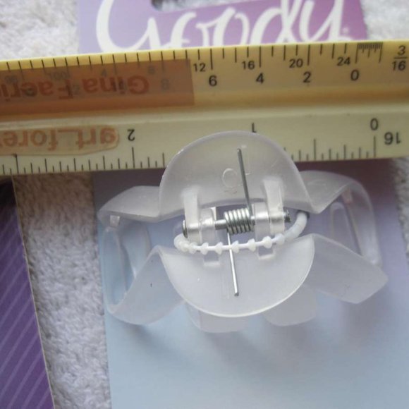 2 Goody Medium Matte Frosted Spider Octopus Plastic Jaw Claw Clips 2 1/4" Clear - Picture 3 of 16